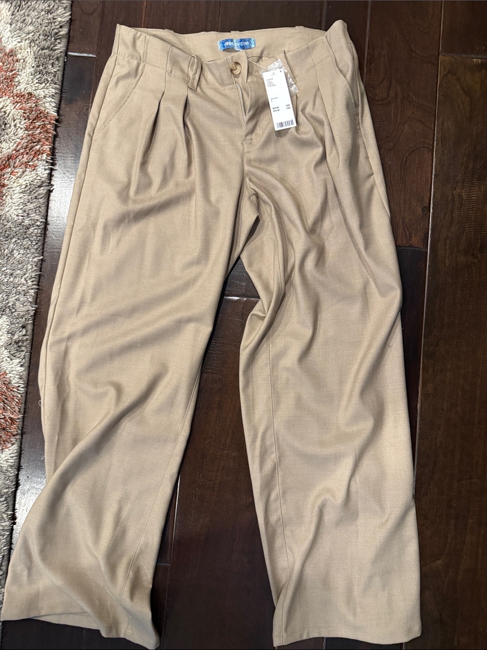 Women’s Urban outfitters Pleated Khaki Dress Pants NWT size 2